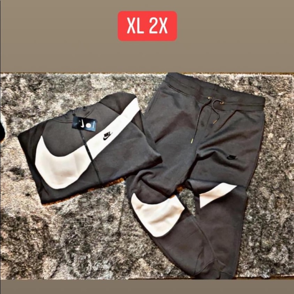 New men’s nike sweatsuit with tags